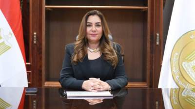 وزيرة التنمية المحلية تعتمد حركة لسكرتيرى العموم والمساعدين