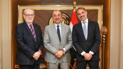 وزير قطاع الأعمال يبحث مع "تكنيمونت" الإيطالية مستجدات تنفيذ مشروع حامض النيتريك ونترات الأمونيوم بشركة كيما بأسوان