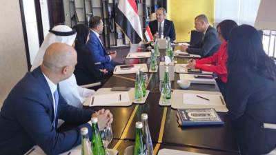 وزير الاتصالات يعقد مباحثات مع مسؤولى بنوك وشركات عالمية لبحث آفاق التعاون والاستثمار