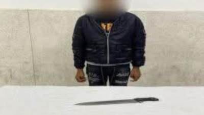 الداخلية: كشف ملابسات ما تم تداوله على مواقع التواصل الاجتماعي بشأن تعدي شخص على مواطن بسلاح أبيض