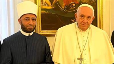 رئيس الجمهورية ينيب وزير الأوقاف في حضور عزاء بابا الفاتيكان