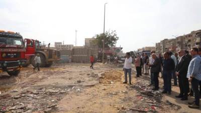 محافظ القاهرة: رفع كافة المخلفات الناتجة عن إزالة سوق الزلزال العشوائى بالمقطم