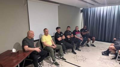 الجهاز الفني لمنتخب مصر الأول بقيادة حسام حسن يدعم منتخب الشباب قبل انطلاق الأمم الإفريقية غدًا