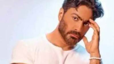 سقوط مسرح الحفله على الجمهور في حفلة تامر حسني و اصابات عديدة