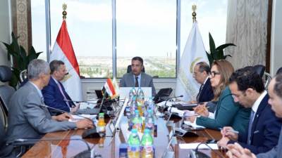 وزير التموين يجتمع مع رئيس شركة مصر للزيوت والصابون لمتابعة خطط دعم السوق