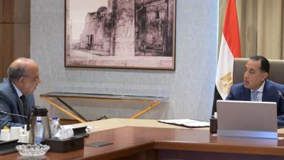 رئيس الوزراء يتابع مع وزير الكهرباء عددا من ملفات العمل