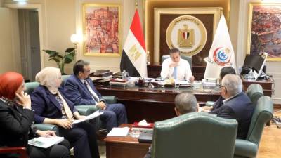 وزير الصحة يعقد اجتماعًا لدراسة الوضع الراهن لاستهلاك أدوية بعض الفئات المرضية
