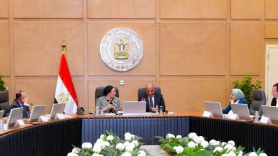 وزيرا الكهرباء والبيئة يبحثان العمل والتنسيق والتعاون في قضايا البيئة والطاقات المتجددة