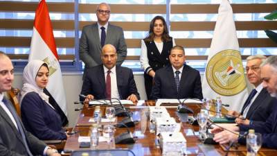 وزيرة التنمية ومحافظ القليوبية يشهدان توقيع عقد لتأجير وحق الانتفاع لمشروع الـ30 مليون بيضة