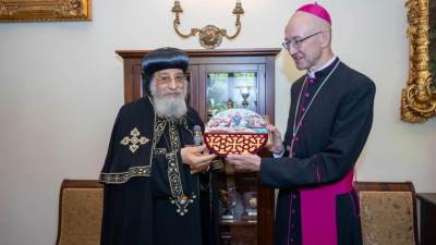 البابا تواضروس يزور رئيس أساقفة وارسو