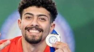 اللاعب عمر العربي يتوج بذهبية كأس العالم للجمباز الفني على جهاز المتوازي