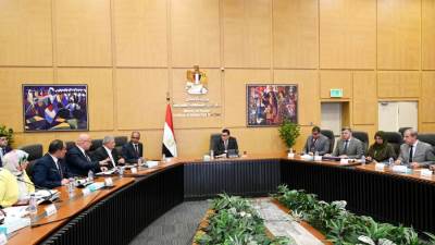 وزير الإسكان يتابع موقف تنفيذ مشروعات المبادرة الرئاسية "حياة كريمة" بمحافظتي أسوان وبني سويف