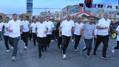 الفريق أحمد خليفة رئيس أركان حرب القوات المسلحة يتفقد المنظومة التعليمية بمعهد ضباط الصف المعلمين