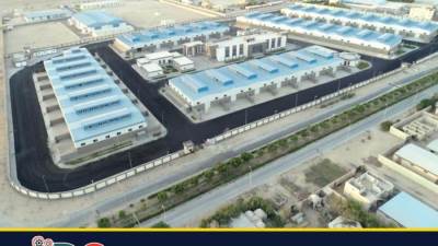 وزير الصناعة يعلن عن طرح 332 مصنع صغير كامل التجهيزات بالمجمعات الصناعية