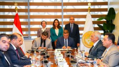 وزيرتا البيئة والتنمية ومحافظ المنيا يشهدون توقيع عقد إدارة وتشغيل مصنع تدوير المخلفات البلدية
