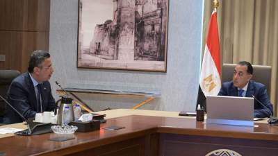 مدبولى: توافر السلع بكميات كبيرة فى مختلف الأسواق يسهم فى توازن الأسعار