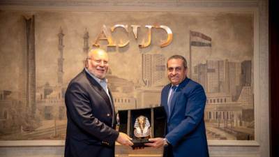 الملك أحمد فؤاد يزور العاصمة الإدارية الجديدة ويشيد بالمشروع القومي العملاق