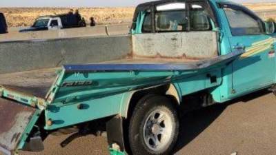 مصرع 7 عمال وإصابة 9 آخرين إثر انقلاب سيارة ربع نقل على طريق العلمين