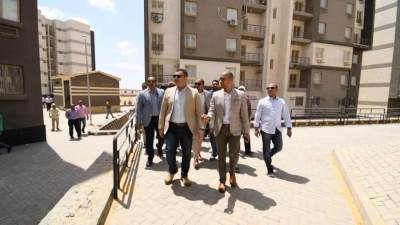 وزير الإسكان يتفقد مشروع "سكن مصر" بأرض المعارض بالقاهرة الجديدة