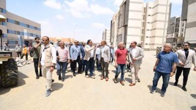 وزير الإسكان يتفقد مشروع "سكن مصر" بأرض المعارض بالقاهرة الجديدة