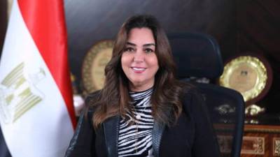 وزيرة التنمية المحلية توجه بتنفيذ مرور ميداني للأمانة الفنية لمنظومة تراخيص المحال العامة علي المحافظات 