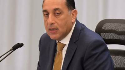 رئيس الوزراء يتوجه إلى الجابون للمشاركة في حفل تنصيب الرئيس بريس نجيما