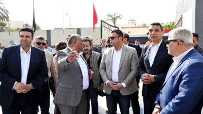 وزير الإسكان ومحافظ السويس يتفقدان محطتي رفع صرف صحى بحي السويس