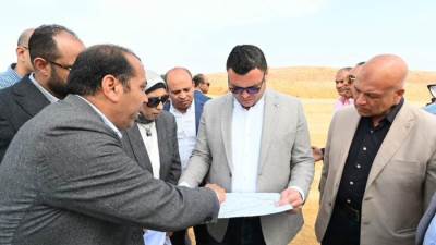 "الشربيني" يتفقد موقع مشروع "ديارنا" وشبكة الطرق والخدمات بالسويس الجديدة