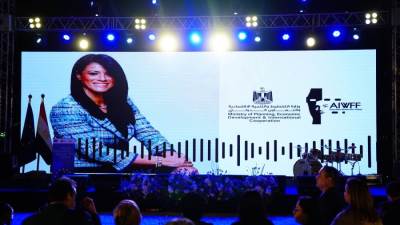 المشاط: تمكين المرأة اقتصاديًا واجتماعيًا وثقافيًا وتعزيز دورها في مختلف مناحي الحياة أولوية رئيسية للدولة