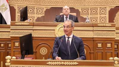 وزير الاتصالات يلقي كلمة خلال الجلسة العامة لمجلس الشيوخ