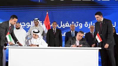 رئيس الوزراء يشهد توقيع اتفاقية لتطوير منطقة "كيزاد شرق بورسعيد" بين الهيئة العامة للمنطقة الاقتصادية لقناة السويس ومجموعة موانئ أبوظبي