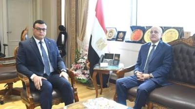 وزير الإسكان يستقبل محافظ الأقصر لمتابعة مشروعات مبادرة "حياة كريمة" بالمحافظة