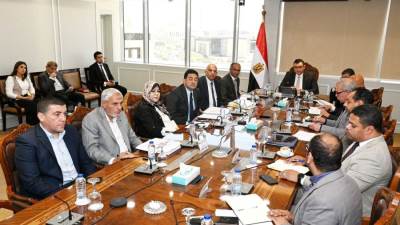 وزير الإسكان يتابع موقف تنفيذ المرحلة الثانية لمحطة تنقية مياه الشرب بطاقة 400 ألف م3/يوم بمدينة ٦ أكتوبر