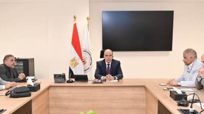 وزير الري يتابع خطة الوزارة في ملف التكيف مع التغيرات المناخية وموقف عدد من الدراسات الوطنية