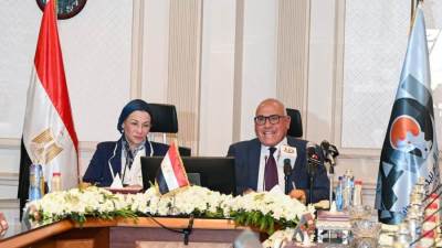 توقيع عقود واتفاقيات بحضور رئيس الهيئة العربية للتصنيع ووزيرة البيئة