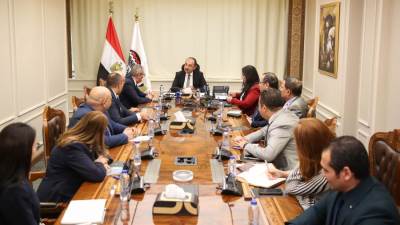 وزير قطاع الأعمال العام يبحث مع مجموعة شاهينلر القابضة التركية فرص التعاون والاستثمار