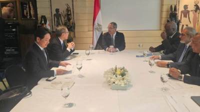  وزير الاتصالات يلتقي مسؤولى شركات يابانية لبحث فرص التعاون والاستثمار فى مجال تصميم وصناعة الإلكترونيات