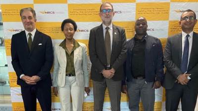 رئيس هيئة سلامة الغذاء يلتقي وفد الهيئة الوطنية للمواصفات الإلزامية بجنوب إفريقيا