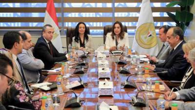 وزيرتا التنمية المحلية والتضامن الاجتماعي يبحثان التعاون في دعم المشروع القومي "أيادي مصر" للتسويق للحرف التراثية واليدوية