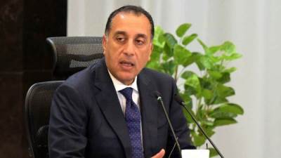 رئيس الوزراء يُتابع جهود اللجنة الطبية العليا والاستغاثات بمجلس الوزراء