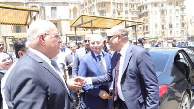 وزير العمل ومحافظ القاهرة يتفقدان أماكن انتظار لائقة لعمال التراحيل بباب الشعرية