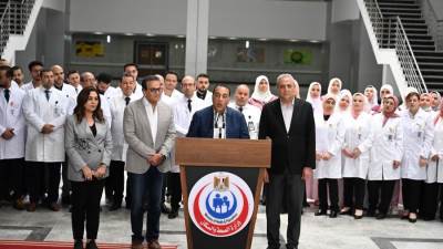 مدبولى يشكر كل أطقم "الجيش الأبيض" من الأطباء وأعضاء هيئة التمريض