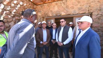 وزير الإسكان يتفقد النزل البيئي القديم والفندق الجبلى ومركز الزوار بمشروع تطوير موقع التجلي الأعظم بمدينة سانت كاترين 