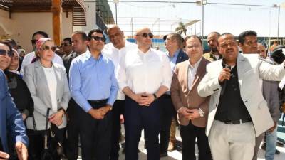 وزير الشباب والرياضة يفتتح حمام سباحة نصف أولمبي وملعب خماسي بمركز شباب مدينة ناصر