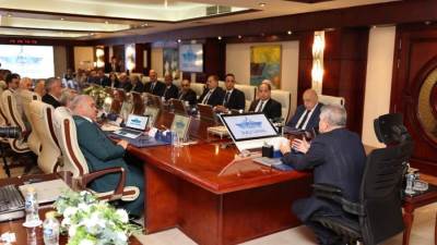 رئيس هيئة قناة السويس يبحث تأثير التطورات الإيجابية التي تشهدها الأوضاع الأمنية بمنطقة البحر الأحمر على حرية الملاحة 