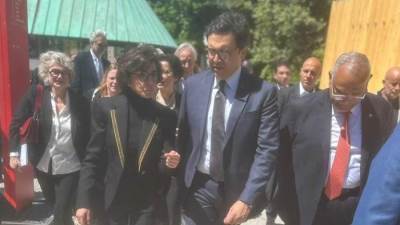 وزير الثقافة يصطحب نظيرته الفرنسية في جولة بالجناح المصري في بينالي فينيسيا للعمارة