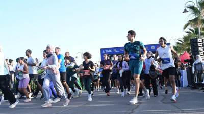 وزير الشباب والرياضة يشارك في النسخة الخامسة من نصف ماراثون مدينتي