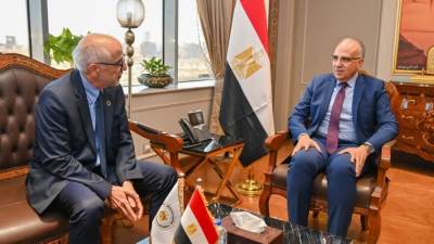 سويلم يبحث مع مدير معهد البحر الأبيض المتوسط للمياه تعزيز التعاون البحثى فى مجال المياه