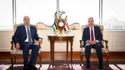  الخارجية والهجرة يستقبل نائب رئيس اللجنة التنفيذية لمنظمة التحرير الفلسطينية ونائب رئيس دولة فلسطين