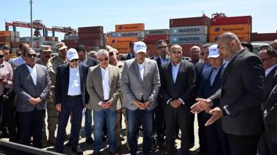 رئيس الوزراء يزور شركة قناة السويس للحاويات بميناء شرق بورسعيد